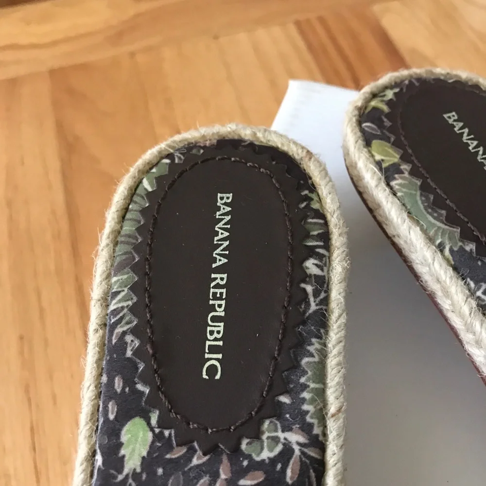 Vintage Banana Republic floral fabric slides